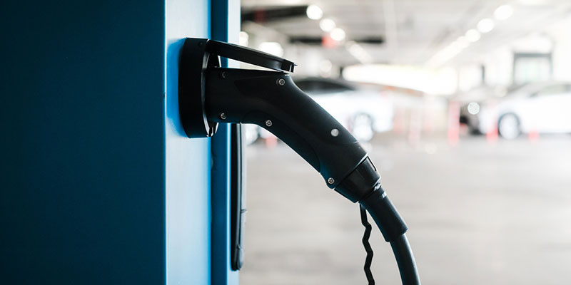 4 Benefits of Installing Commercial Car Chargers