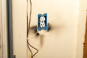 How to Know When to Call an Emergency Electrician