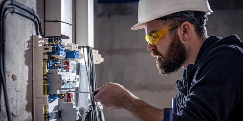 Commercial Electrician in Piedmont Triad