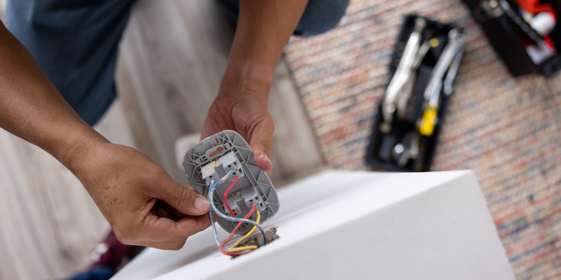 Signs You Need Outlet Repair